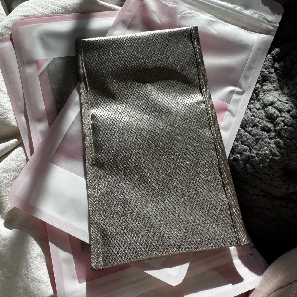 Faraday phone case and holds credit cards